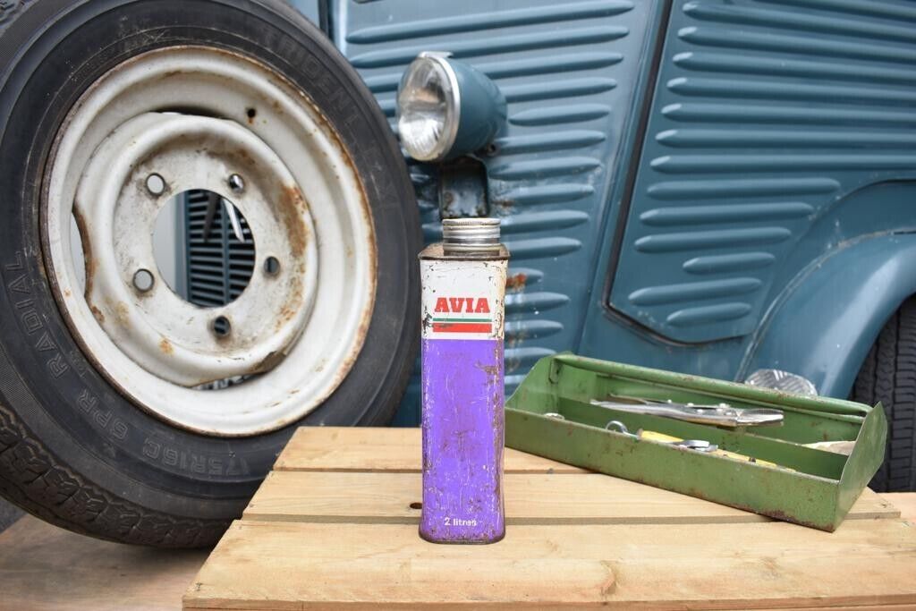 Vintage Oil Can, French AVIA Empty, Rustic Display Garage Retro 2 litre