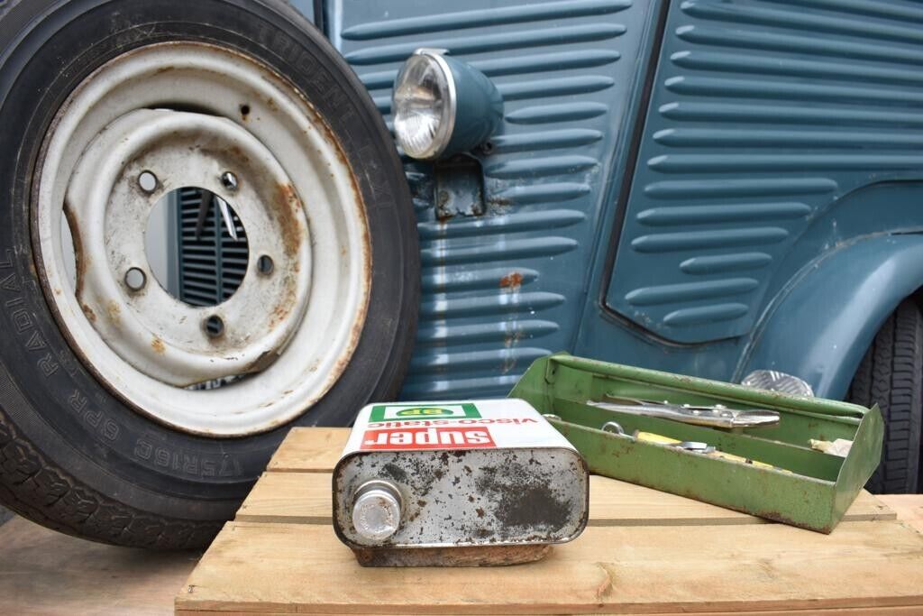 Vintage Oil Can, French BP Super Rustic Display Garage Retro 2 litre