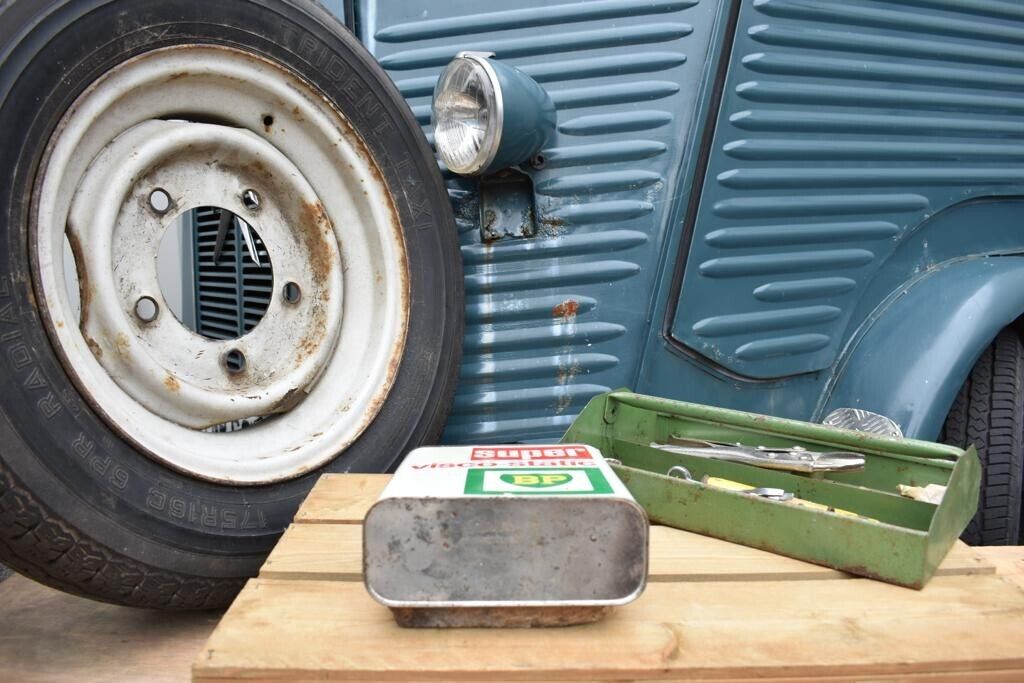 Vintage Oil Can, French BP Super Rustic Display Garage Retro 2 litre