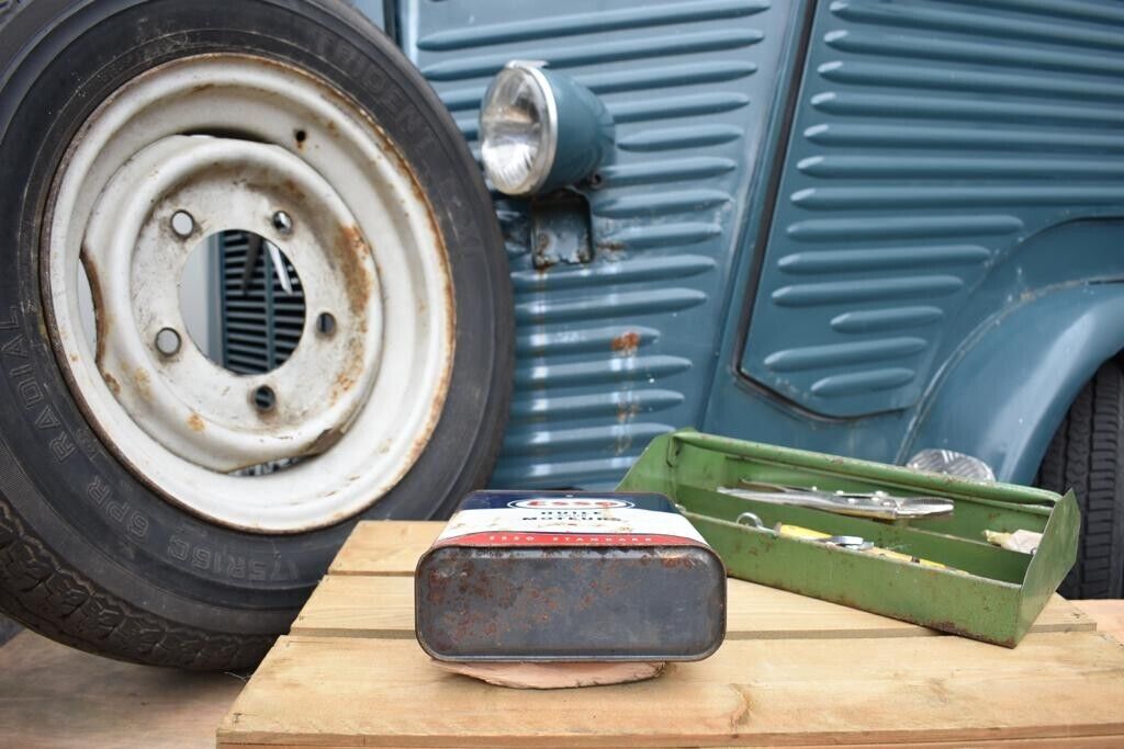 Vintage Oil Can, Esso  , French Rustic Display Garage Retro 2 litre