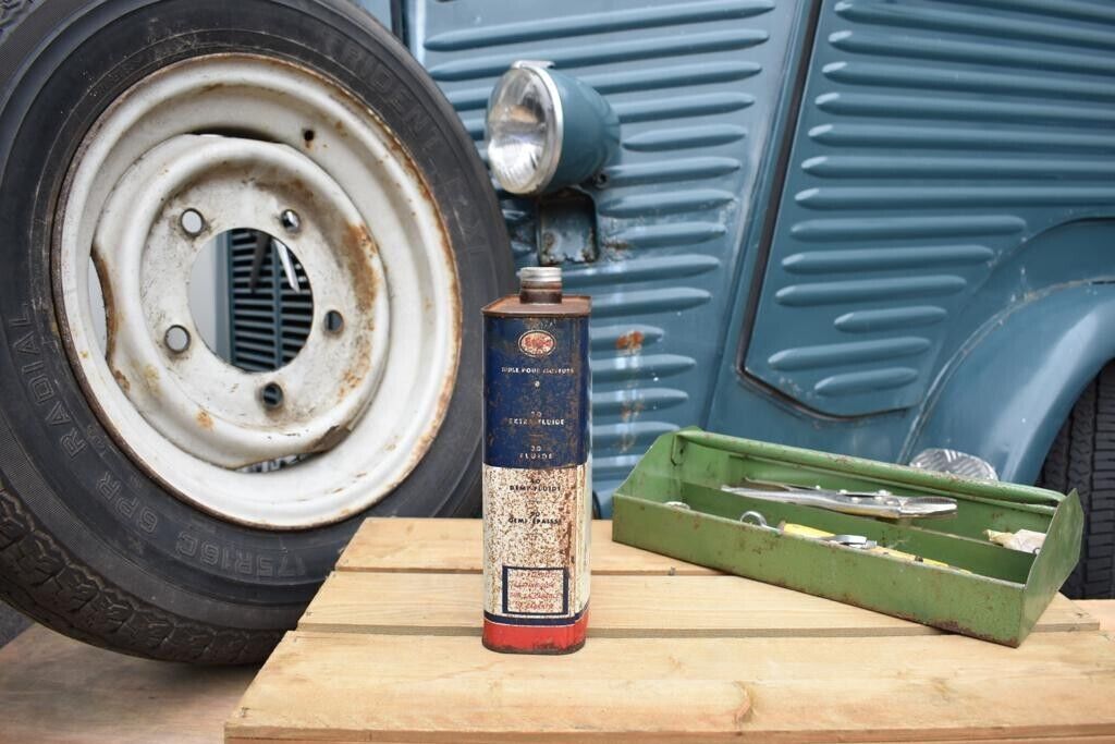 Vintage Oil Can, Esso  , French Rustic Display Garage Retro 2 litre