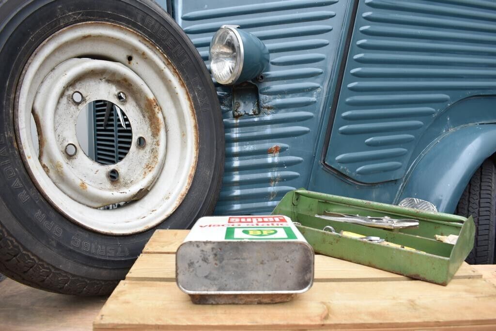 Vintage Oil Can, French BP Super   Rustic Display Garage Retro 2 litre